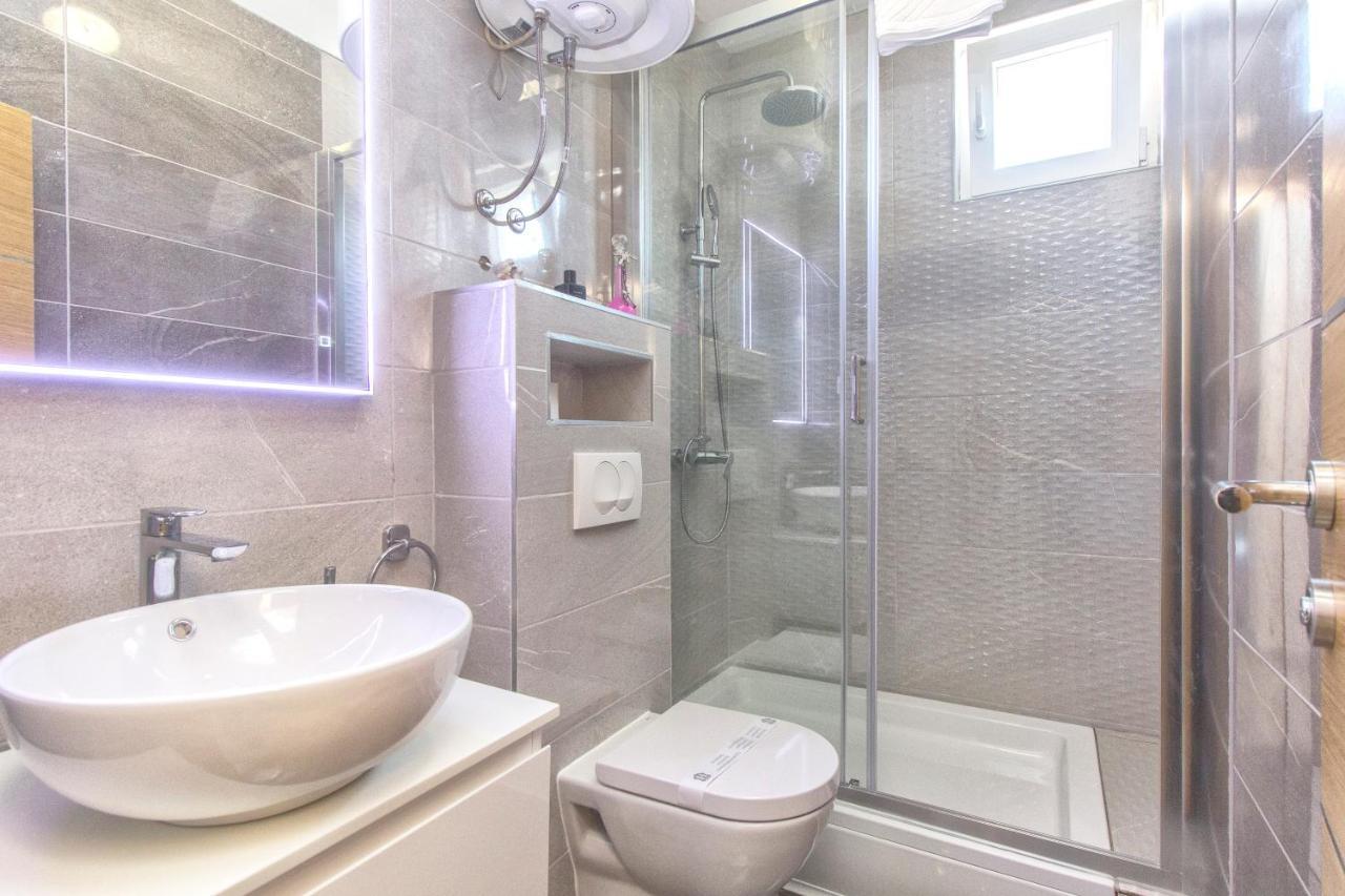 Apartmani Malis Razanj Exterior photo